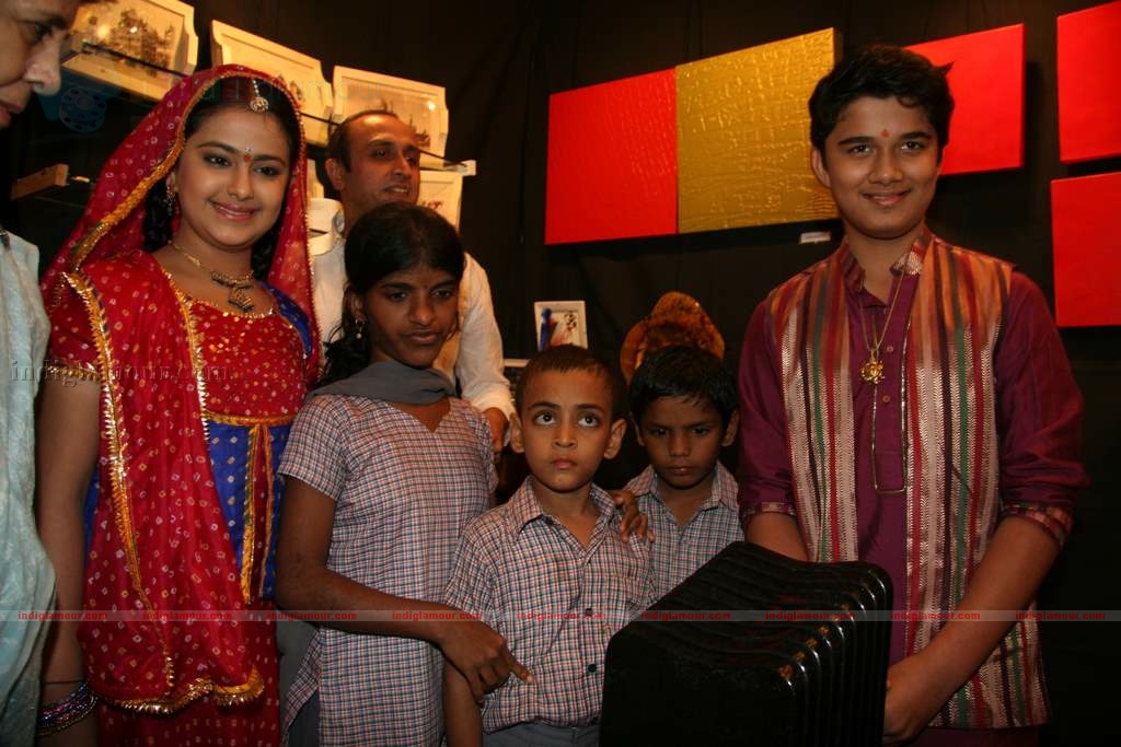 Prateik Babbar presents gifts to orphan kids Event hd photo