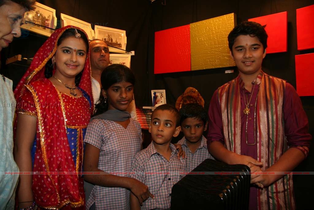 Prateik Babbar presents gifts to orphan kids Event hd photo