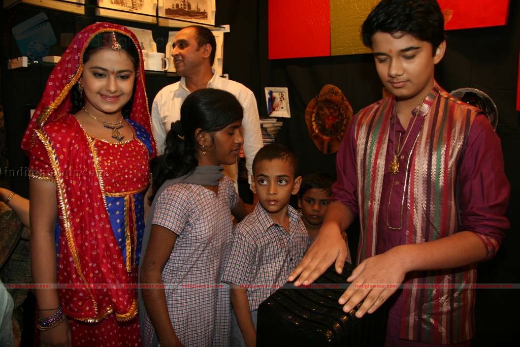 Prateik Babbar presents gifts to orphan kids Event hd photo