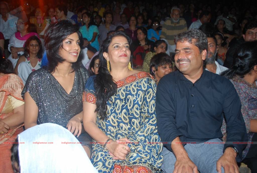 Priyanka Chopra at Rekha Bhardwaj's concert Event hd photo