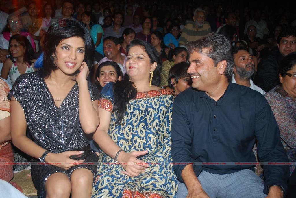 Priyanka Chopra at Rekha Bhardwaj's concert Event hd photo