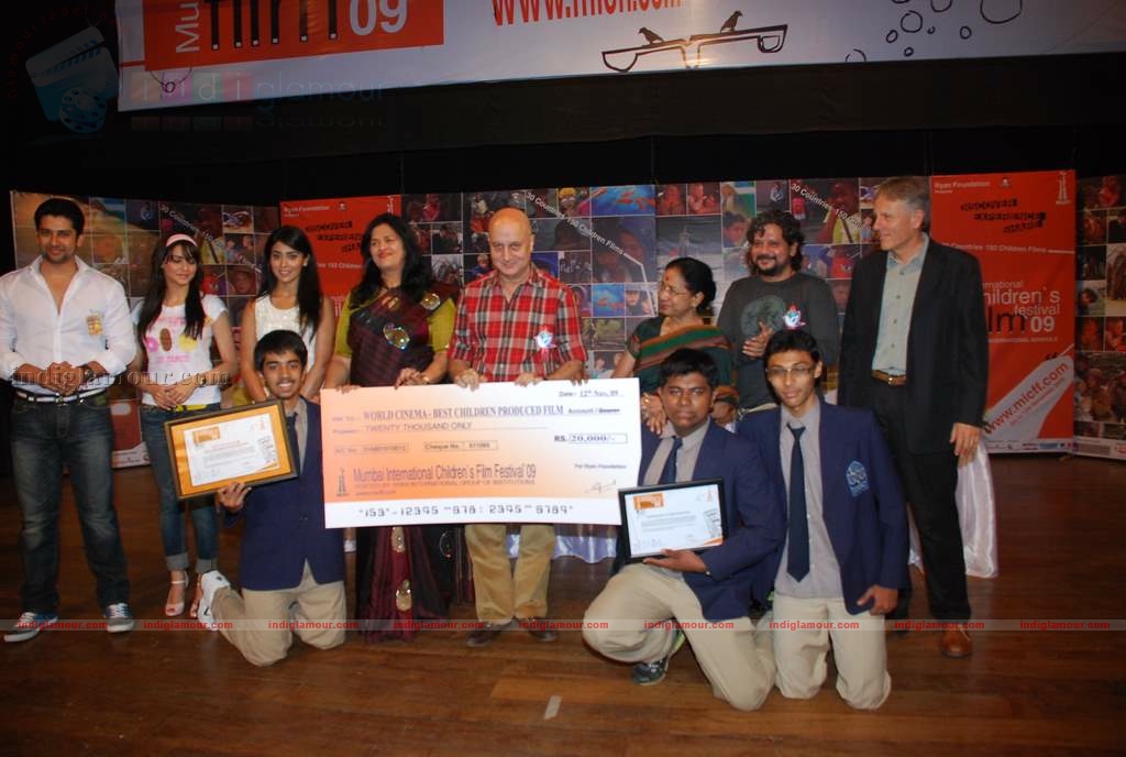 Shriya Saran at Children's Mumbai Film Festival closing night by Ryann International Event hd photo