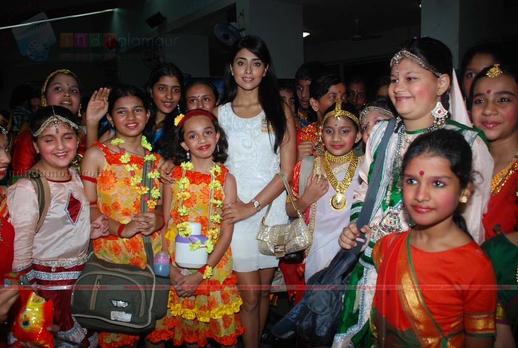 Shriya Saran at Children's Mumbai Film Festival closing night by Ryann International Event hd photo