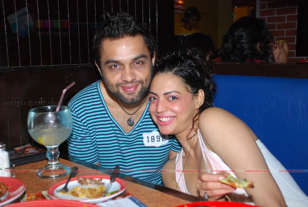 Shweta Bhardwaj at TGIF Friday's fashion night Event hd photo