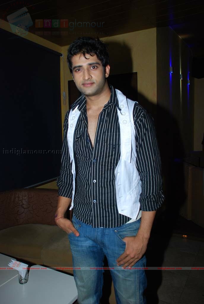 Glamorous models at Yuvraaj Parashar's birthday bash Event hd photo