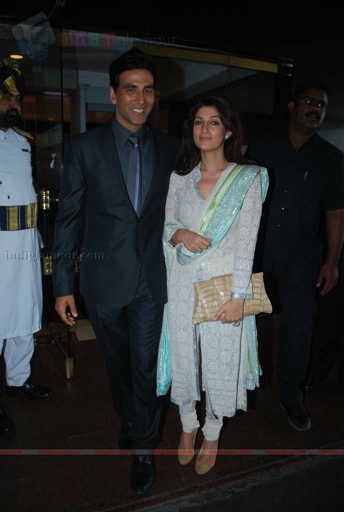 Akshay Kumar will carry Vancouver 2010 Olympic Torch Event hd photo