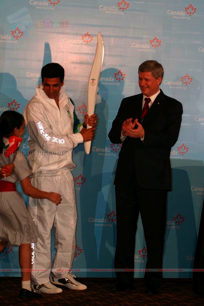 Akshay Kumar will carry Vancouver 2010 Olympic Torch Event hd photo