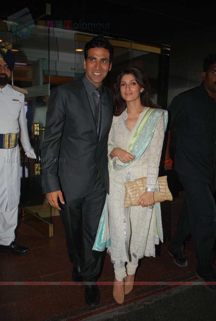 Akshay Kumar will carry Vancouver 2010 Olympic Torch Event hd photo