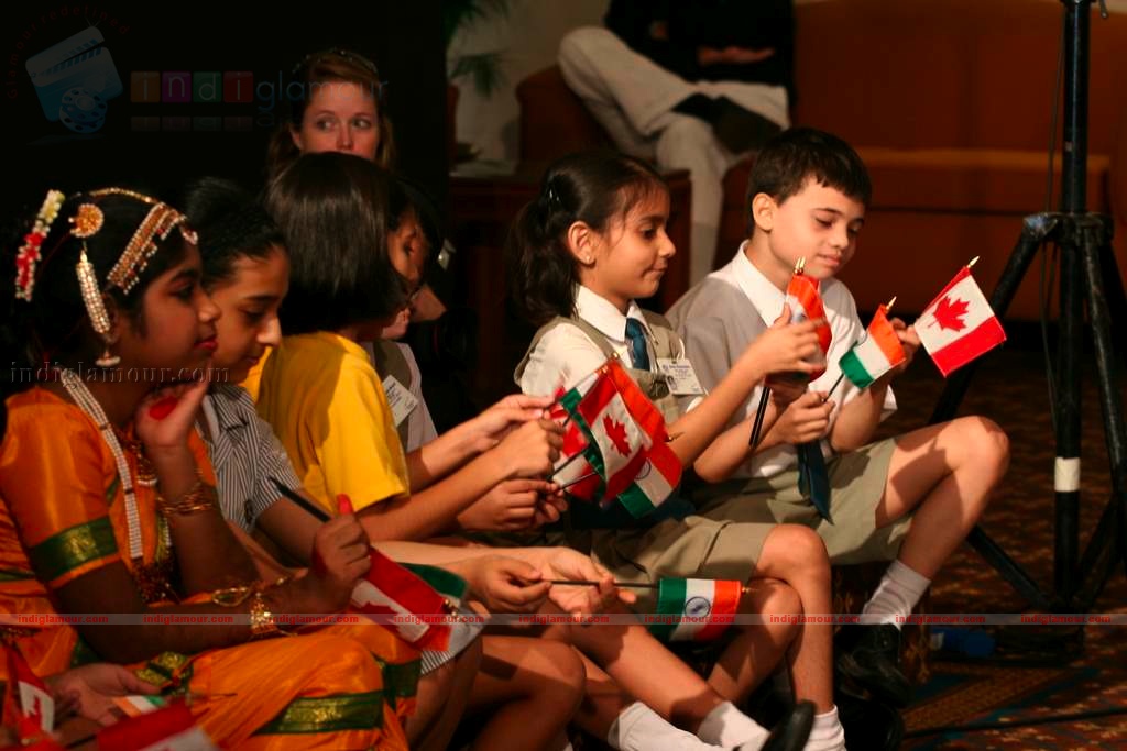 Akshay Kumar will carry Vancouver 2010 Olympic Torch Event hd photo
