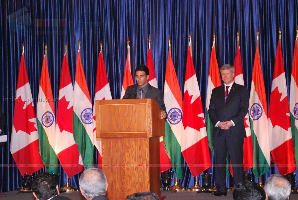 Akshay Kumar will carry Vancouver 2010 Olympic Torch Event hd photo