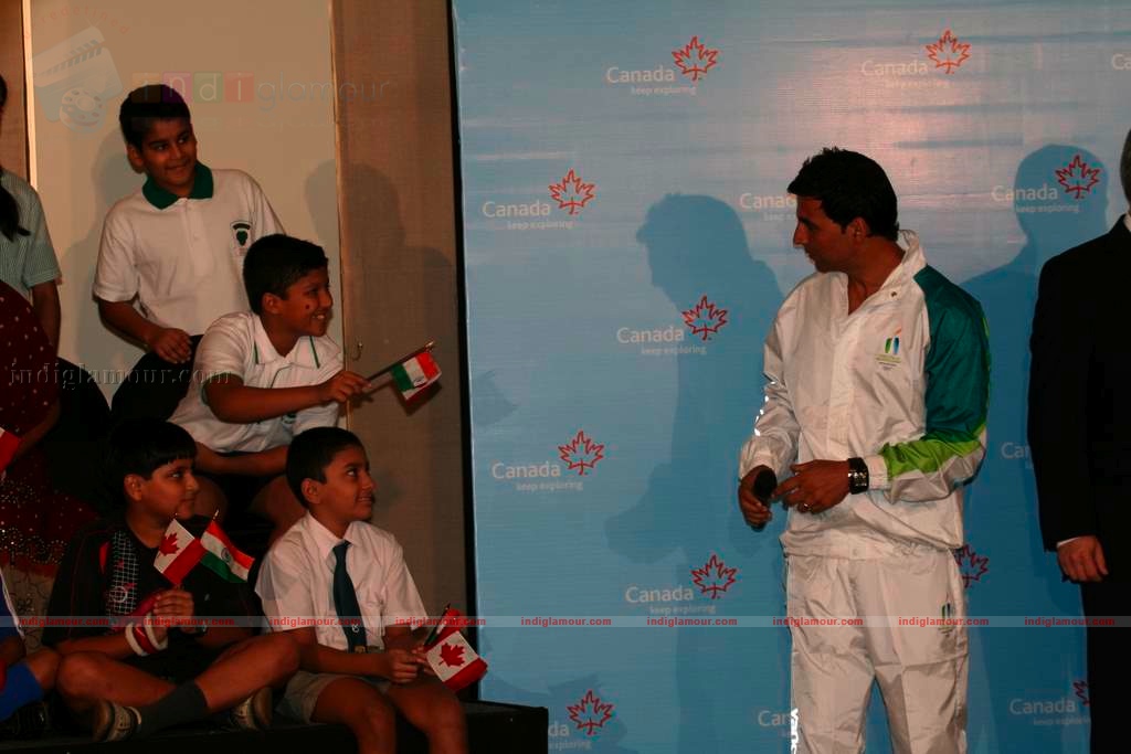Akshay Kumar will carry Vancouver 2010 Olympic Torch Event hd photo