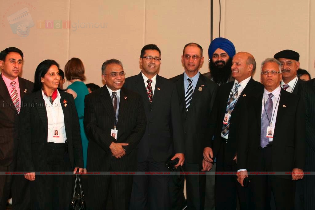 Akshay Kumar will carry Vancouver 2010 Olympic Torch Event hd photo