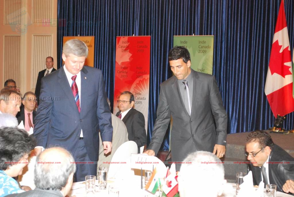 Akshay Kumar will carry Vancouver 2010 Olympic Torch Event hd photo