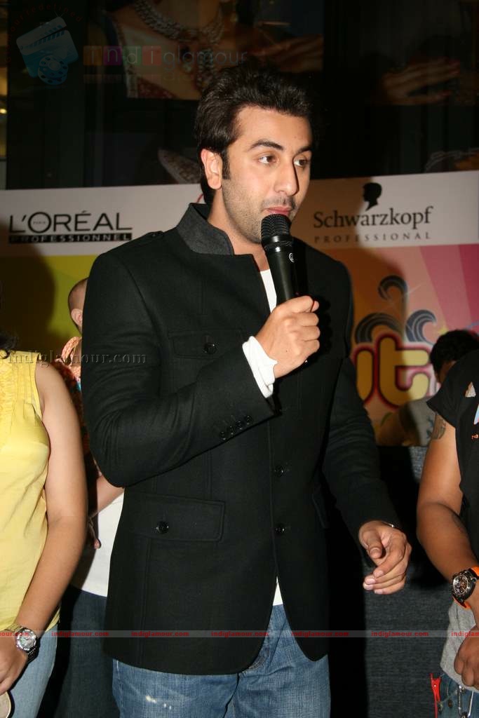 Ranbir Kapoor, Tushar Kapoor, Sunil Shetty at Cut-a-thon hair cut event all day Event hd photo