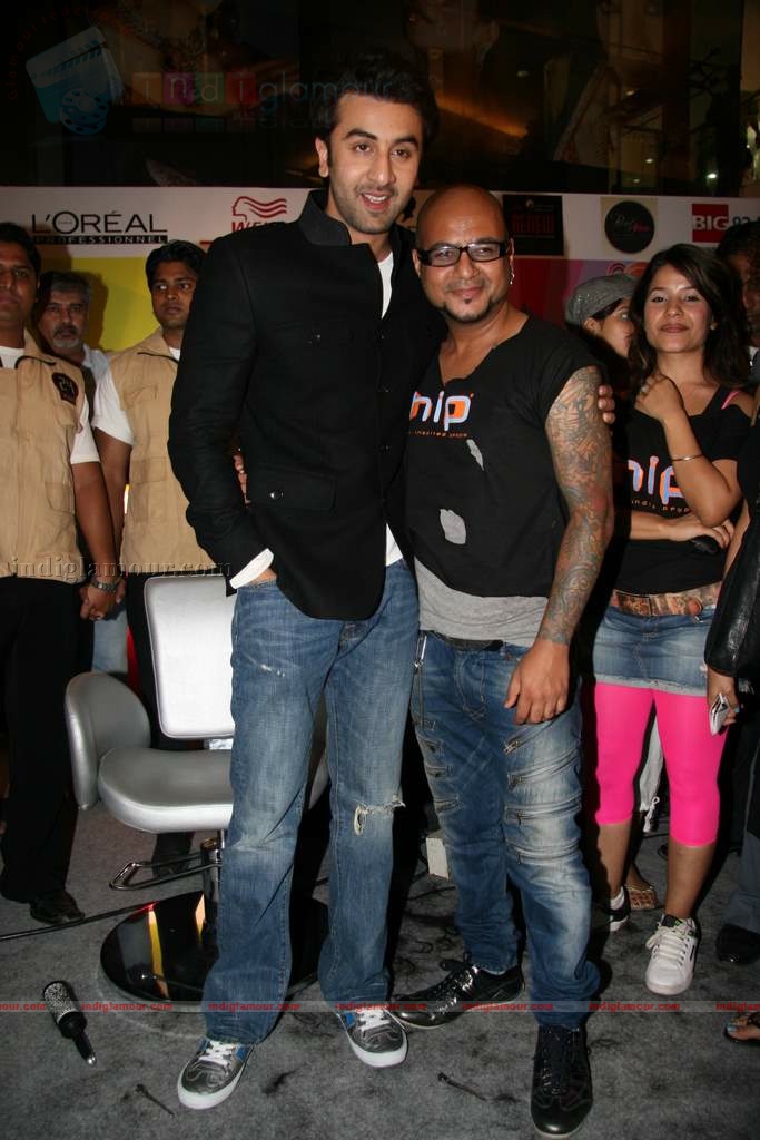 Ranbir Kapoor, Tushar Kapoor, Sunil Shetty at Cut-a-thon hair cut event all day Event hd photo