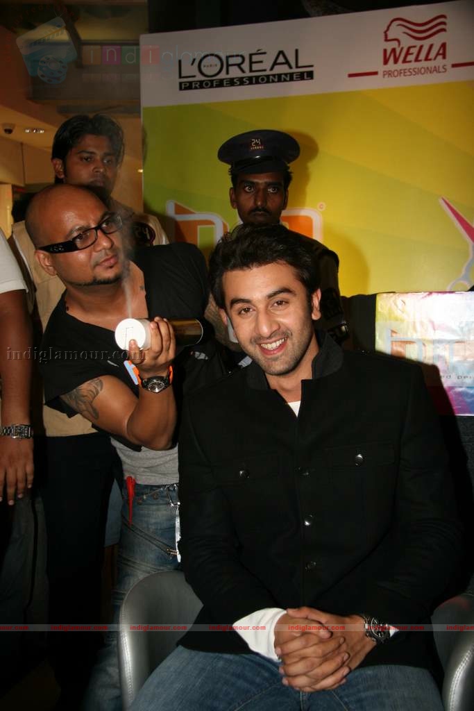 Ranbir Kapoor, Tushar Kapoor, Sunil Shetty at Cut-a-thon hair cut event all day Event hd photo