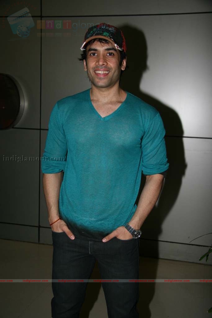 Ranbir Kapoor, Tushar Kapoor, Sunil Shetty at Cut-a-thon hair cut event all day Event hd photo
