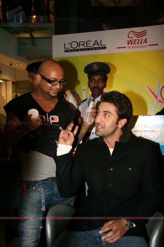 Ranbir Kapoor, Tushar Kapoor, Sunil Shetty at Cut-a-thon hair cut event all day Event hd photo