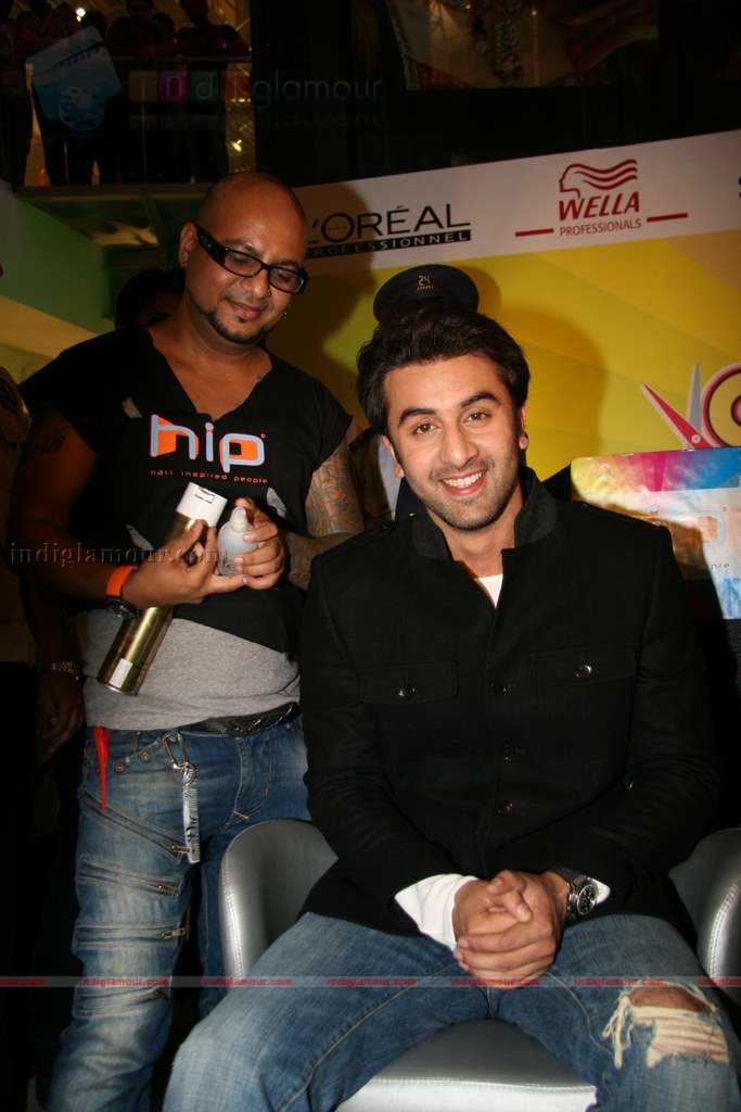 Ranbir Kapoor, Tushar Kapoor, Sunil Shetty at Cut-a-thon hair cut event all day Event hd photo
