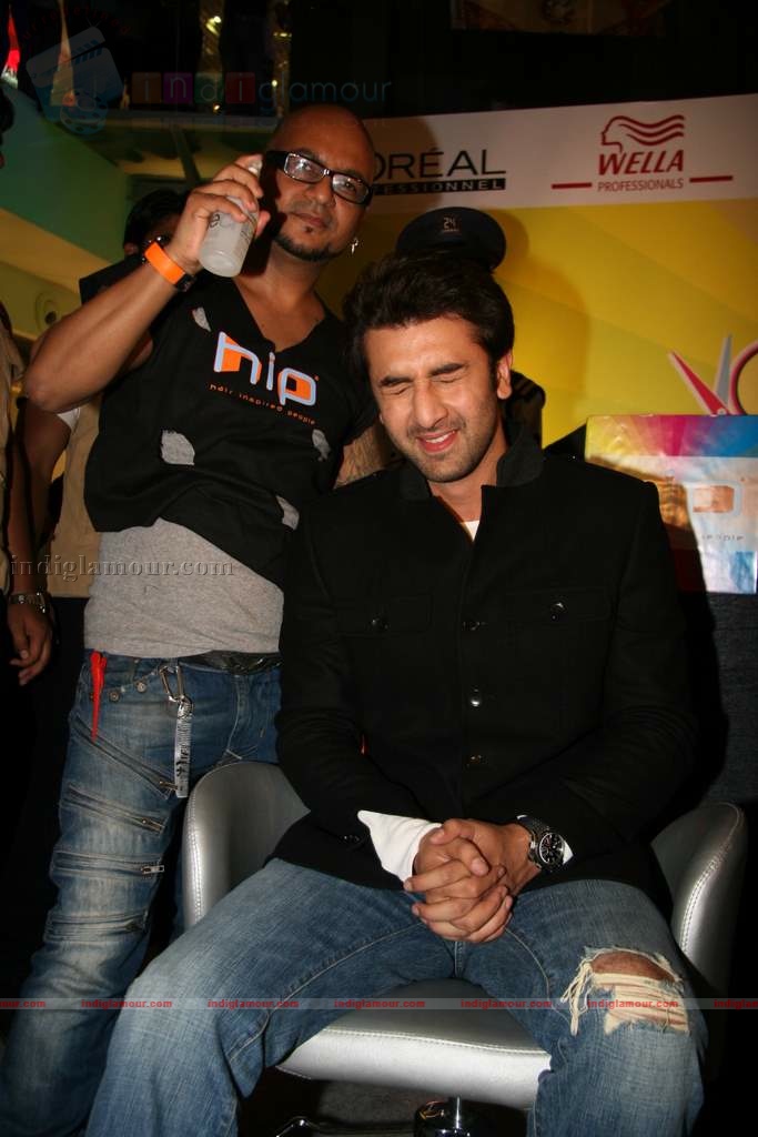 Ranbir Kapoor, Tushar Kapoor, Sunil Shetty at Cut-a-thon hair cut event all day Event hd photo