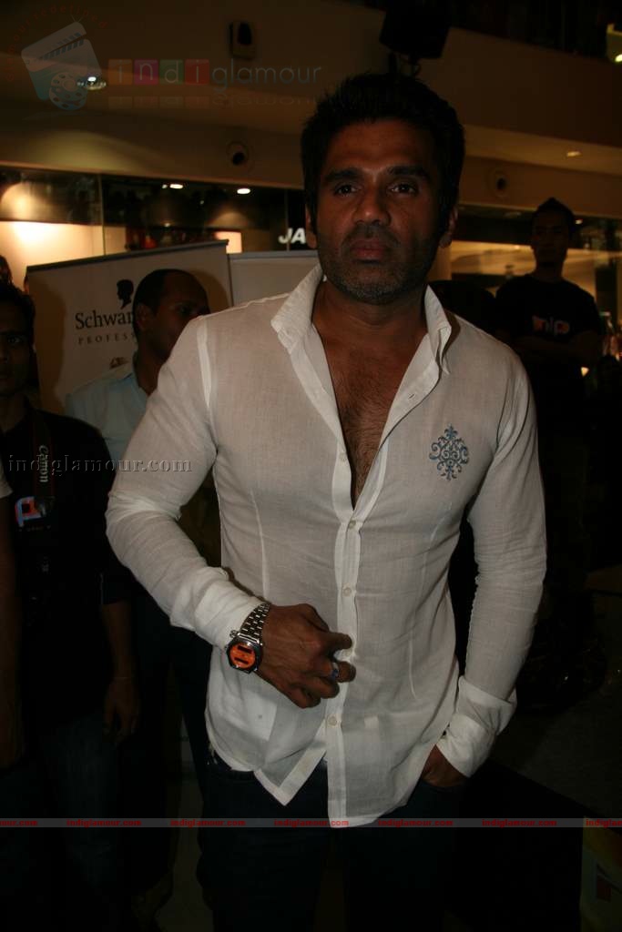 Ranbir Kapoor, Tushar Kapoor, Sunil Shetty at Cut-a-thon hair cut event all day Event hd photo