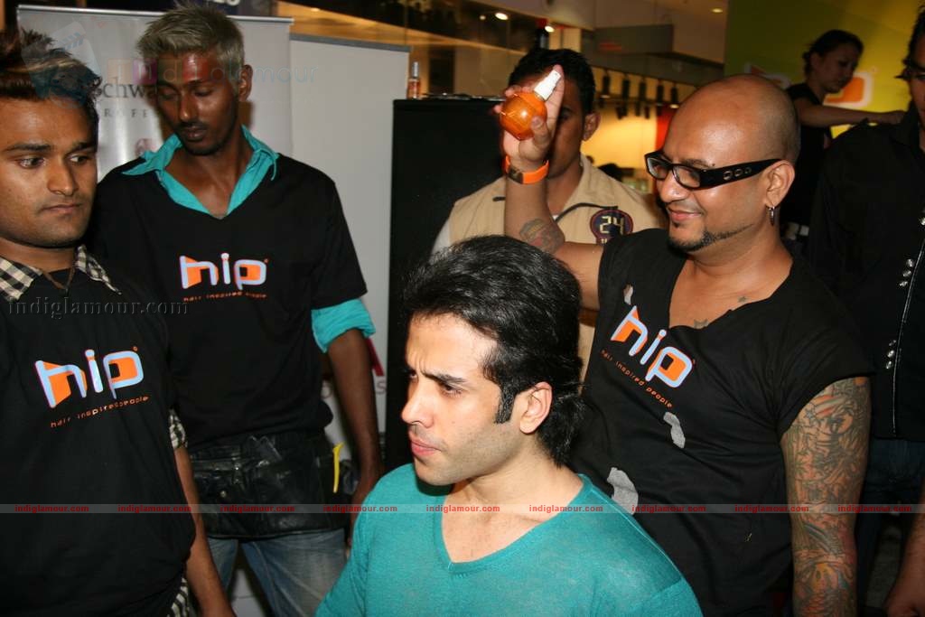Ranbir Kapoor, Tushar Kapoor, Sunil Shetty at Cut-a-thon hair cut event all day Event hd photo