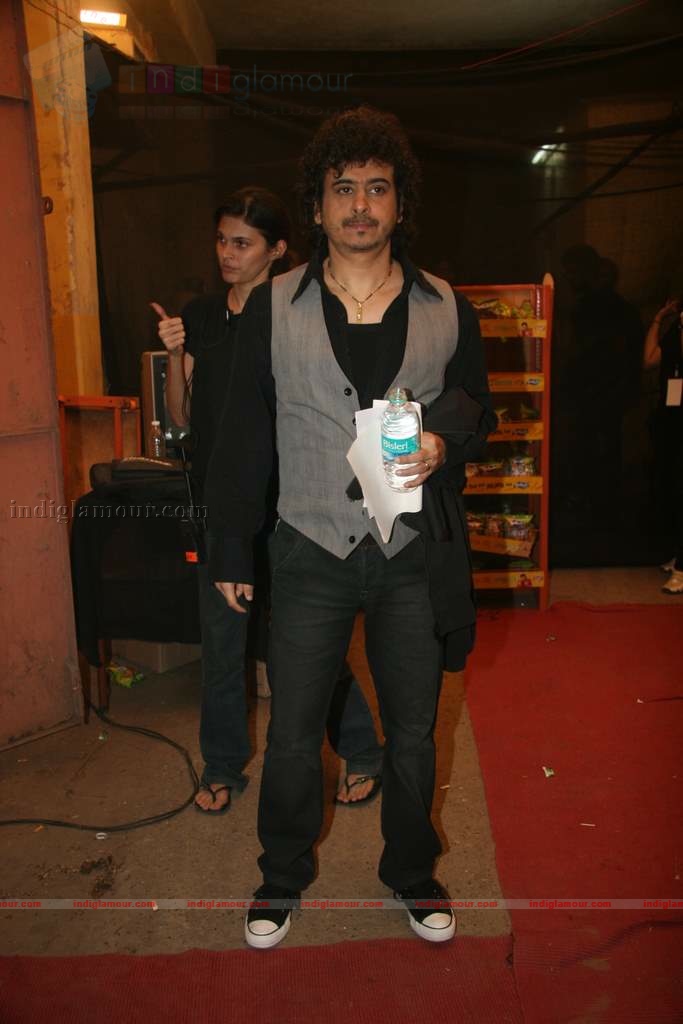 Anusha Dandekar and Shona Mahapatra at MTV Rock On finals Event hd photo