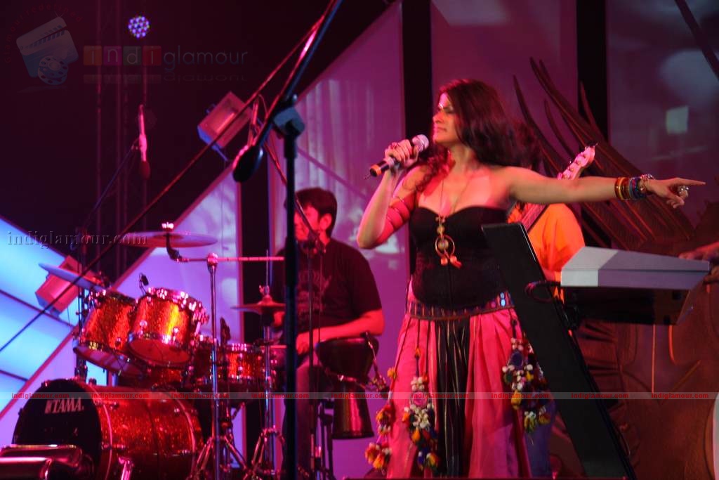 Anusha Dandekar and Shona Mahapatra at MTV Rock On finals Event hd photo