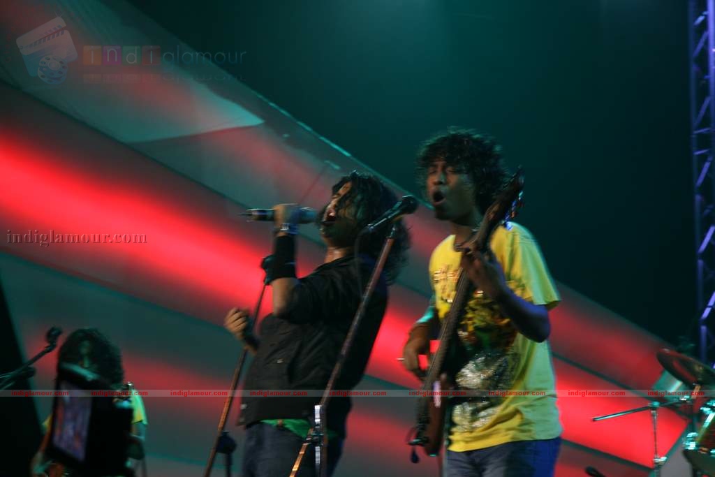 Anusha Dandekar and Shona Mahapatra at MTV Rock On finals Event hd photo
