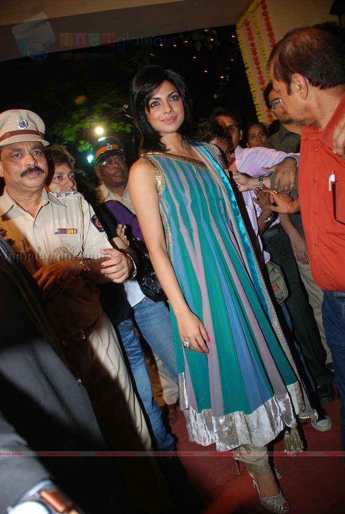 Priyanka Chopra at Harmony Week organised by Mohalla Commitee and Mumbai Police Event hd photo