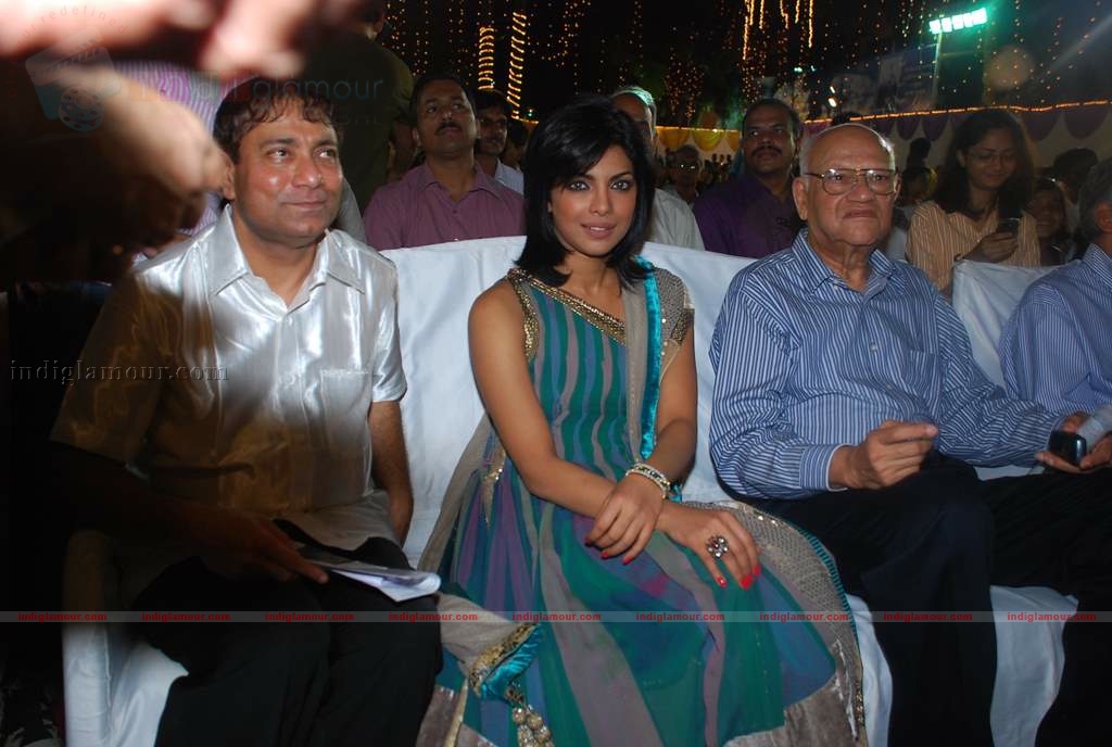 Priyanka Chopra at Harmony Week organised by Mohalla Commitee and Mumbai Police Event hd photo
