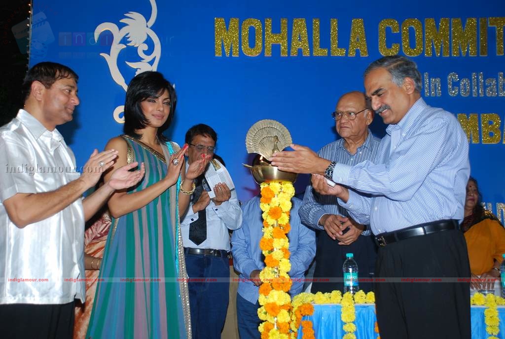 Priyanka Chopra at Harmony Week organised by Mohalla Commitee and Mumbai Police Event hd photo