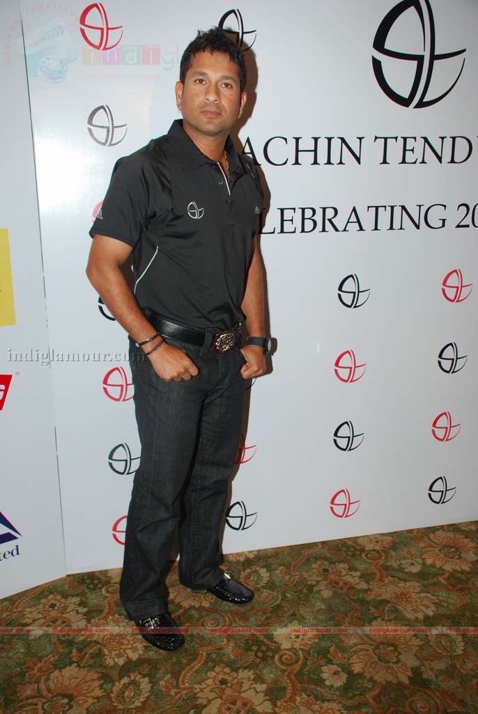 Sachin Tendulkar celebrates splendid 20 years of criket Event hd photo