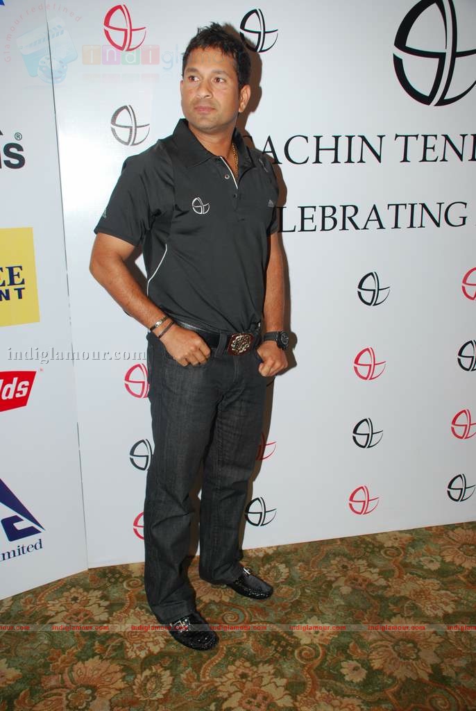 Sachin Tendulkar celebrates splendid 20 years of criket Event hd photo