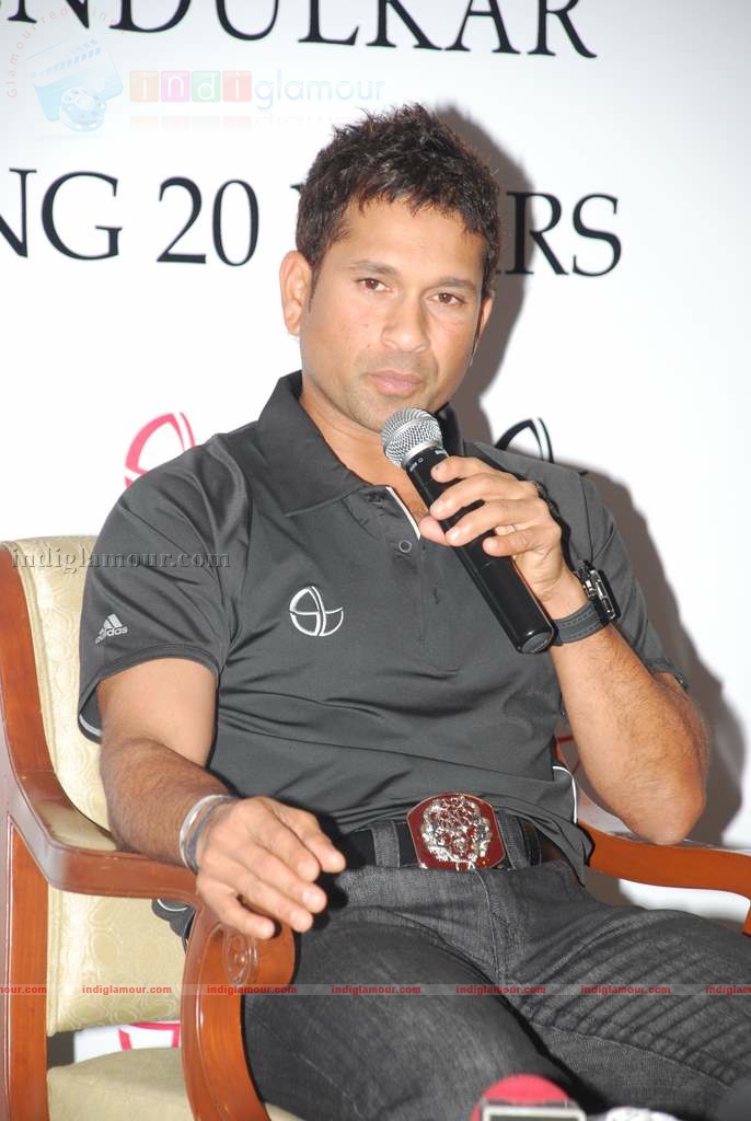 Sachin Tendulkar celebrates splendid 20 years of criket Event hd photo