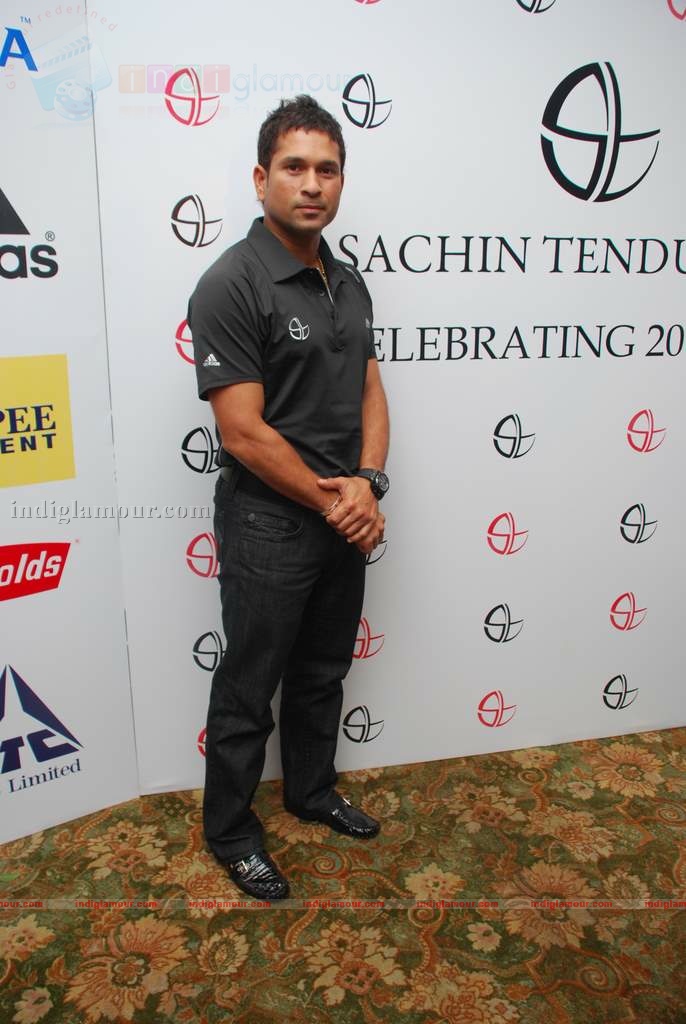 Sachin Tendulkar celebrates splendid 20 years of criket Event hd photo