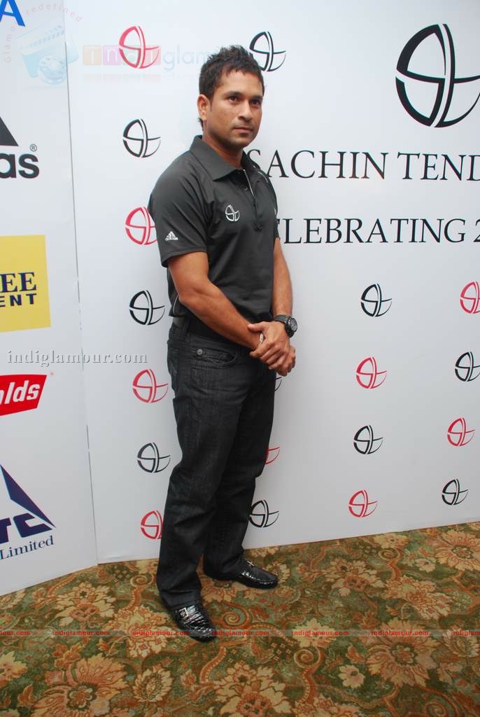 Sachin Tendulkar celebrates splendid 20 years of criket Event hd photo