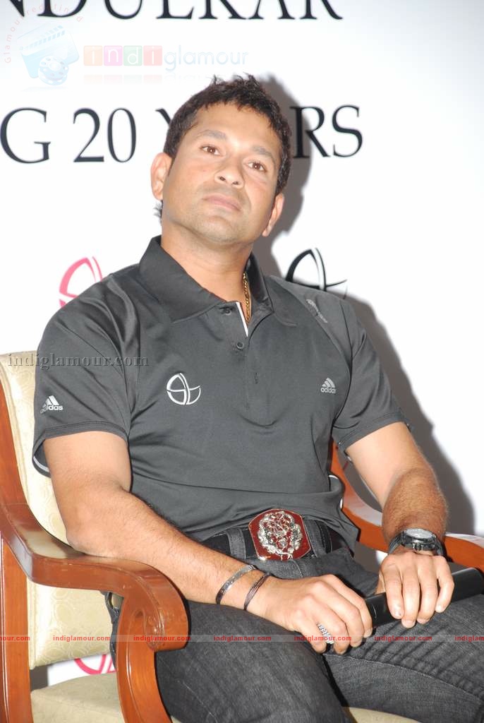 Sachin Tendulkar celebrates splendid 20 years of criket Event hd photo