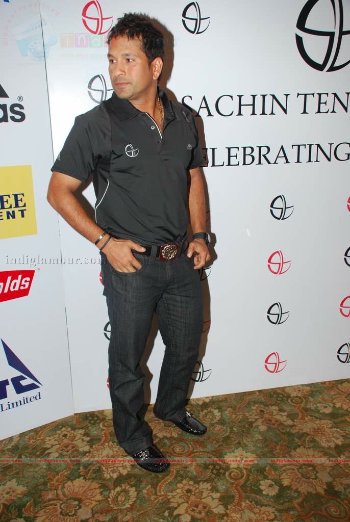 Sachin Tendulkar celebrates splendid 20 years of criket Event hd photo