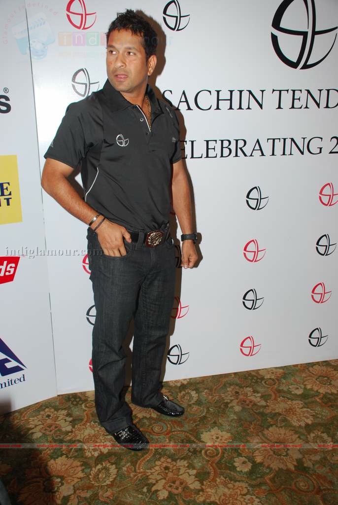 Sachin Tendulkar celebrates splendid 20 years of criket Event hd photo