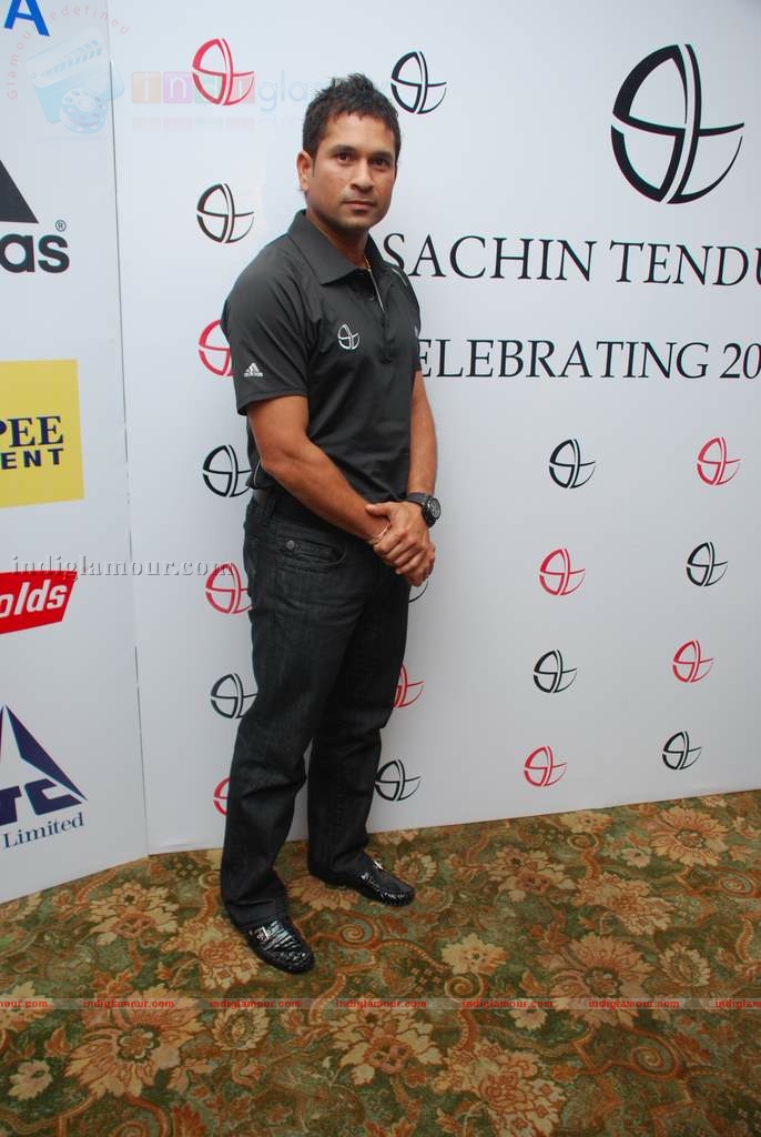 Sachin Tendulkar celebrates splendid 20 years of criket Event hd photo