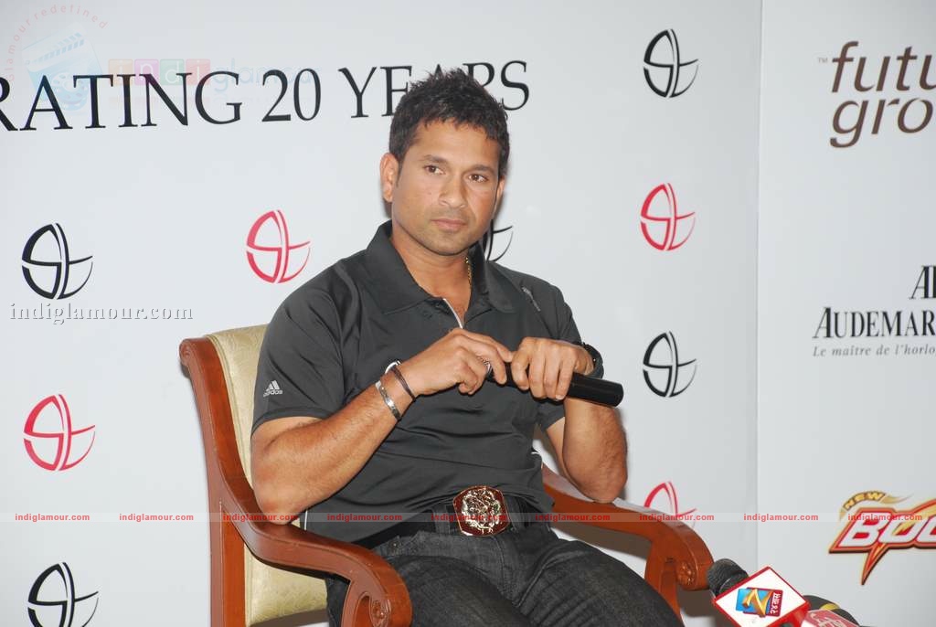 Sachin Tendulkar celebrates splendid 20 years of criket Event hd photo