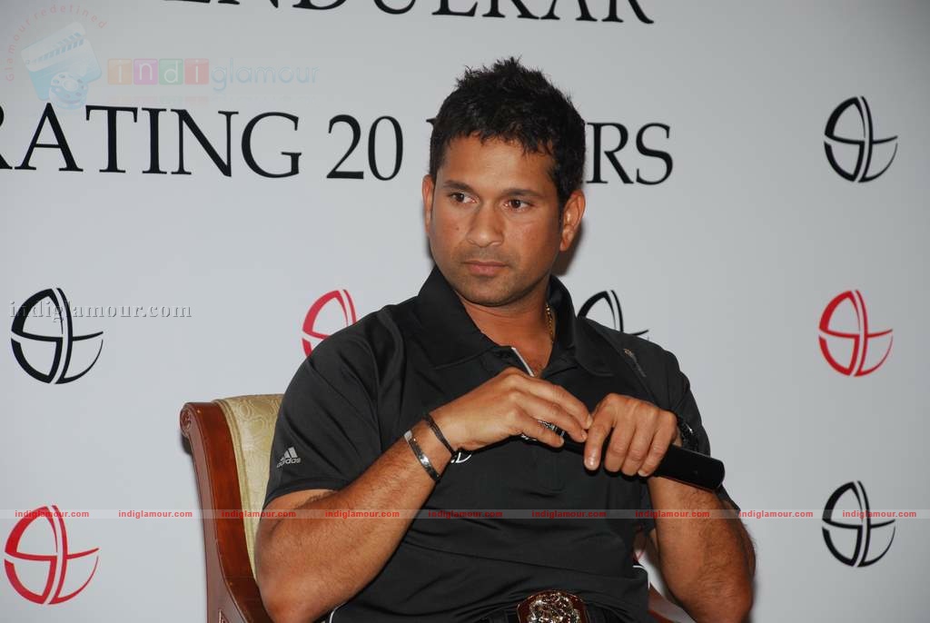 Sachin Tendulkar celebrates splendid 20 years of criket Event hd photo
