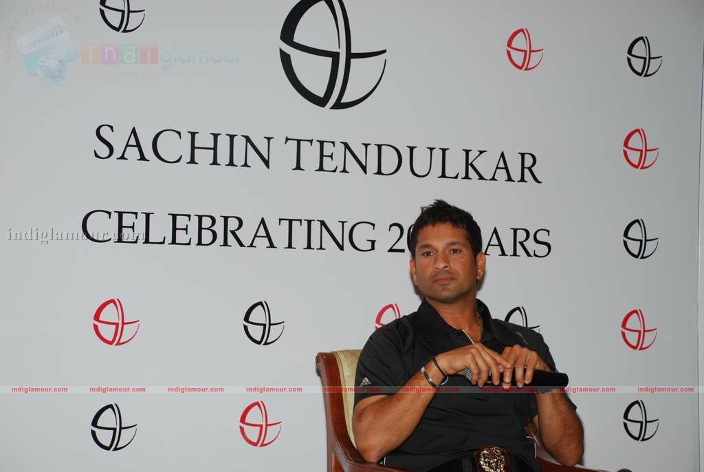 Sachin Tendulkar celebrates splendid 20 years of criket Event hd photo
