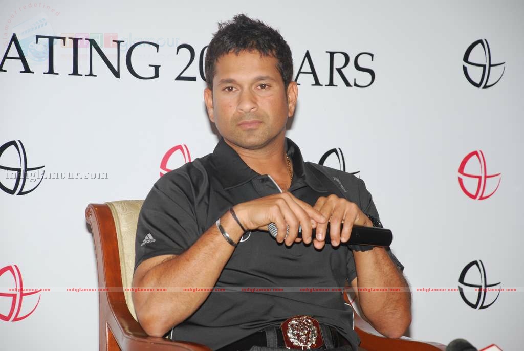 Sachin Tendulkar celebrates splendid 20 years of criket Event hd photo