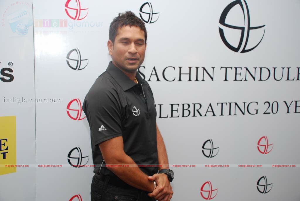 Sachin Tendulkar celebrates splendid 20 years of criket Event hd photo