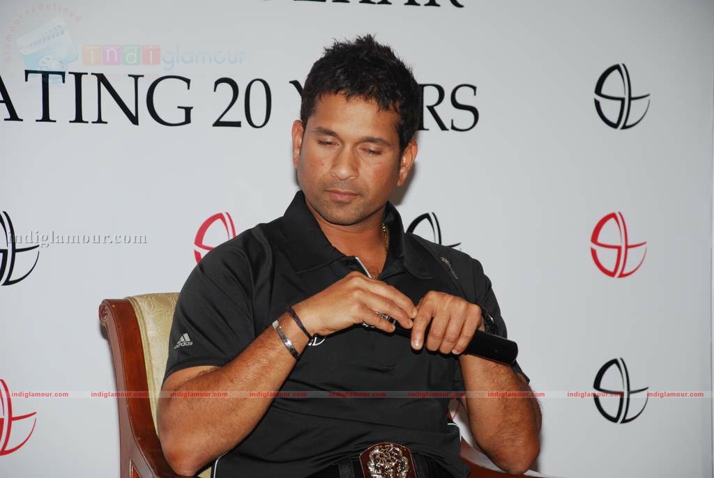 Sachin Tendulkar celebrates splendid 20 years of criket Event hd photo