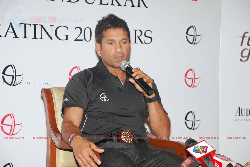 Sachin Tendulkar celebrates splendid 20 years of criket Event hd photo