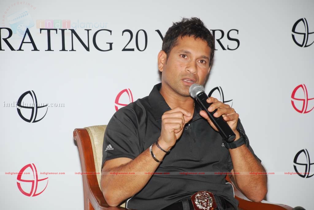 Sachin Tendulkar celebrates splendid 20 years of criket Event hd photo