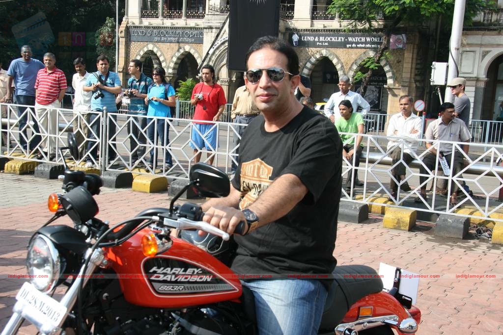 Sohail Khan with his son at Harley Davidson rally Event hd photo